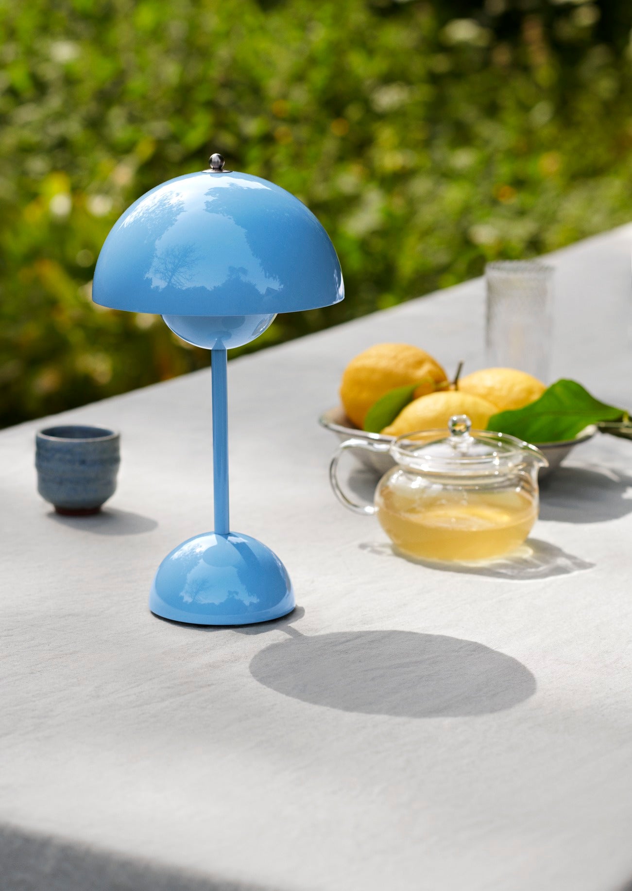 Flowerpot Portable Table Lamp VP9 (Swim Blue)