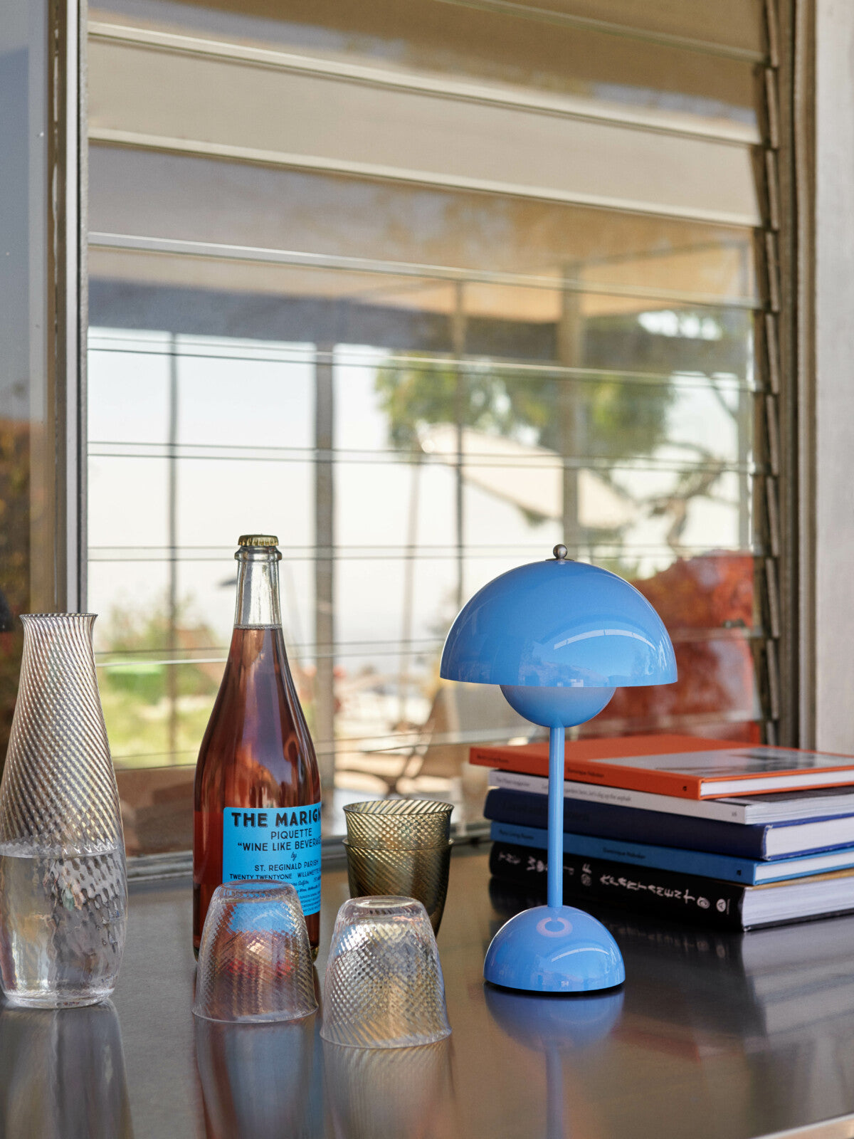 Flowerpot Portable Table Lamp VP9 (Swim Blue)