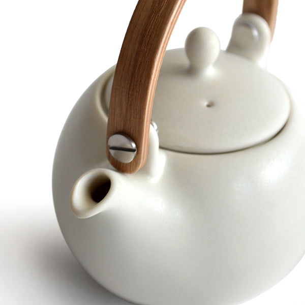 結 YUI Wooden Handle Teapot