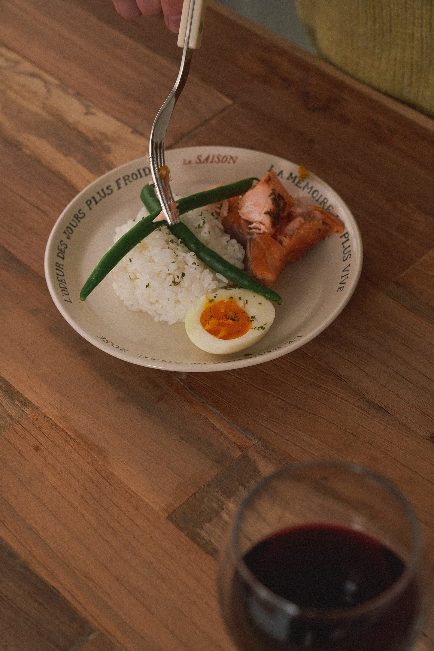 La Saison Plate (Chilli on Linen)