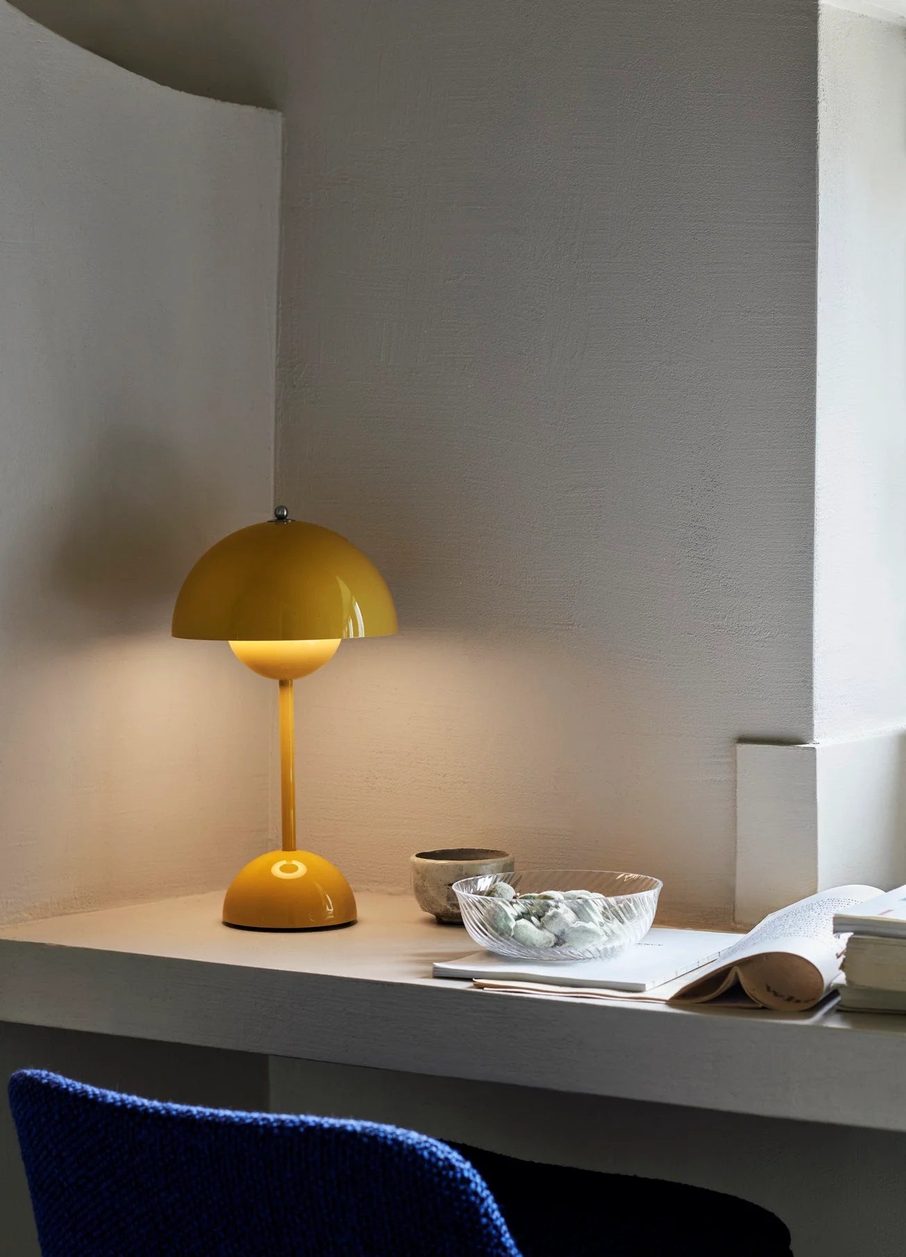 Flowerpot Portable Table Lamp VP9 (Mustard)