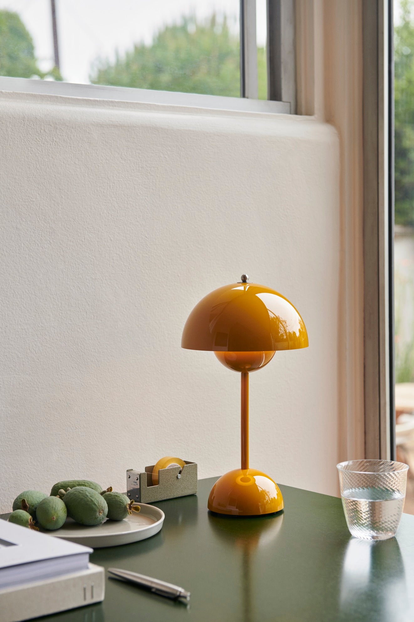 Flowerpot Portable Table Lamp VP9 (Mustard)