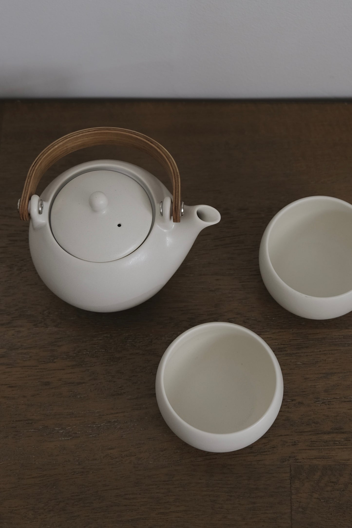 YUI Wooden Handle Teapot 330