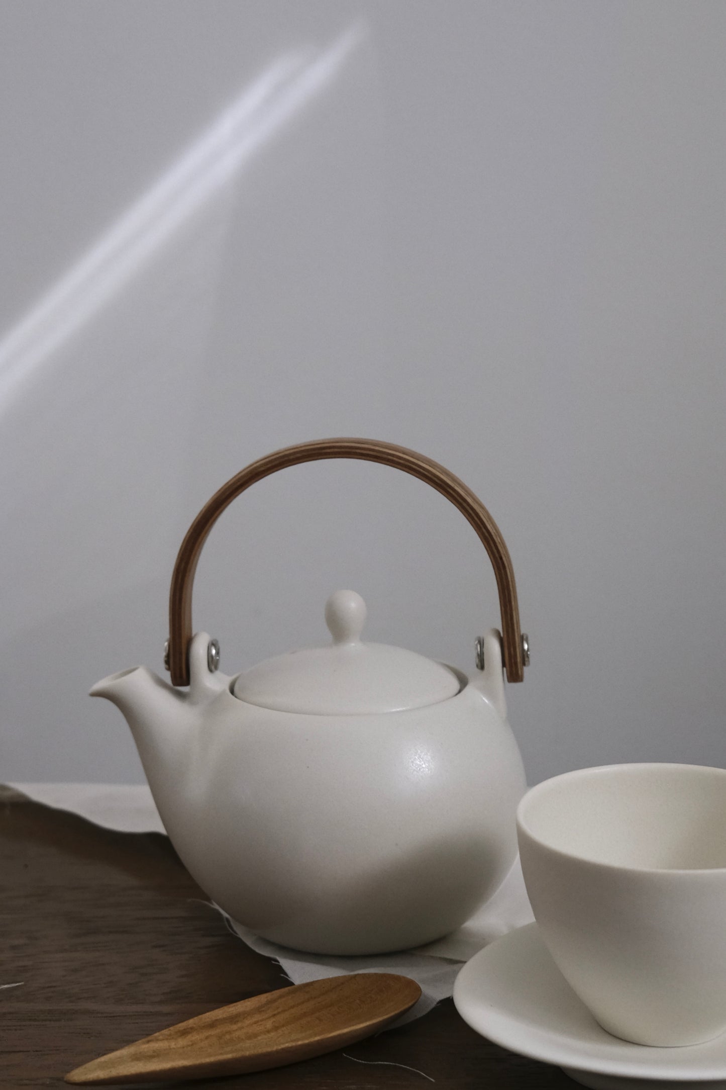 YUI Wooden Handle Teapot