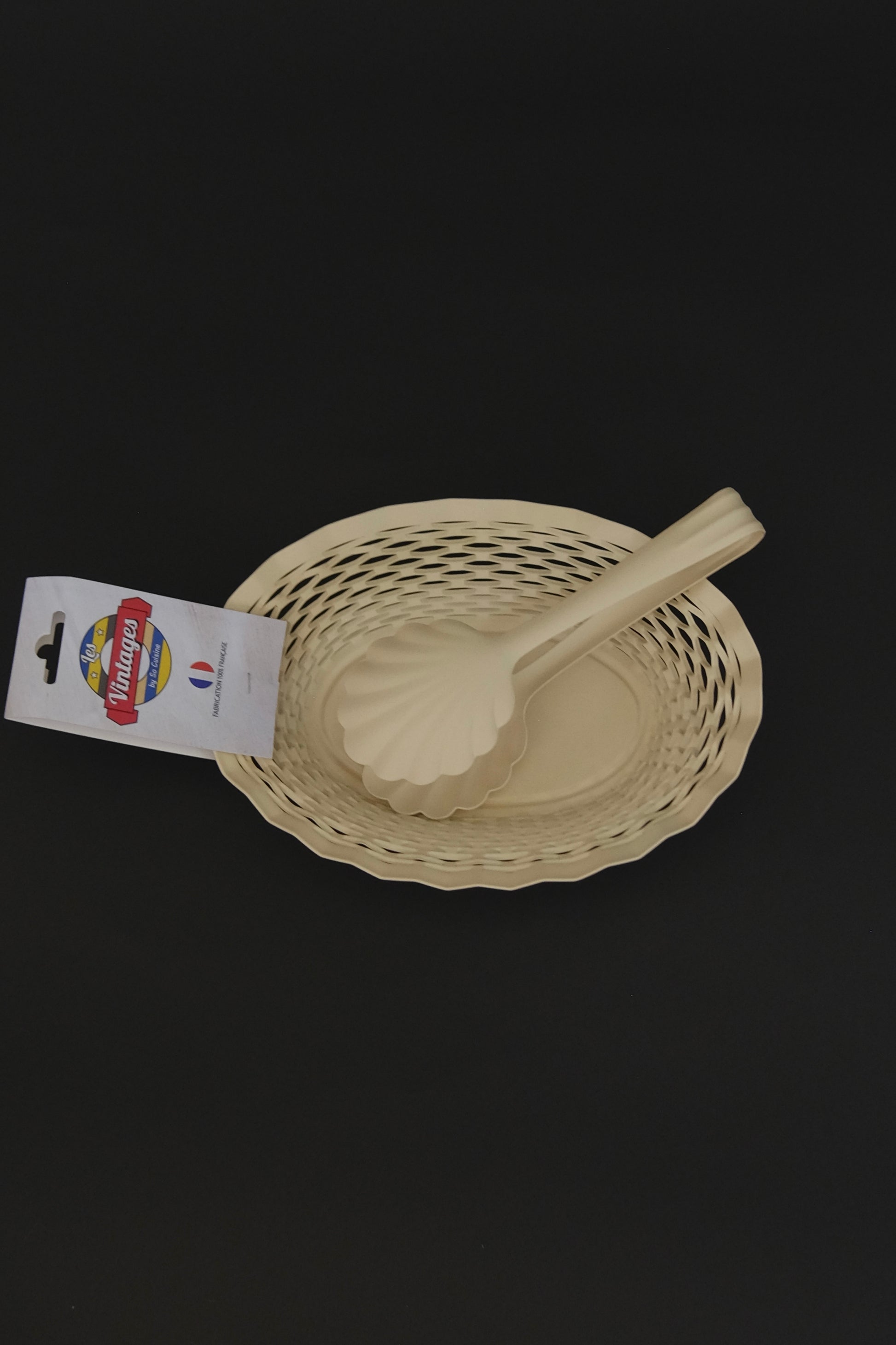 Vanilla bread basket small detail close-up – Roger Orfevre