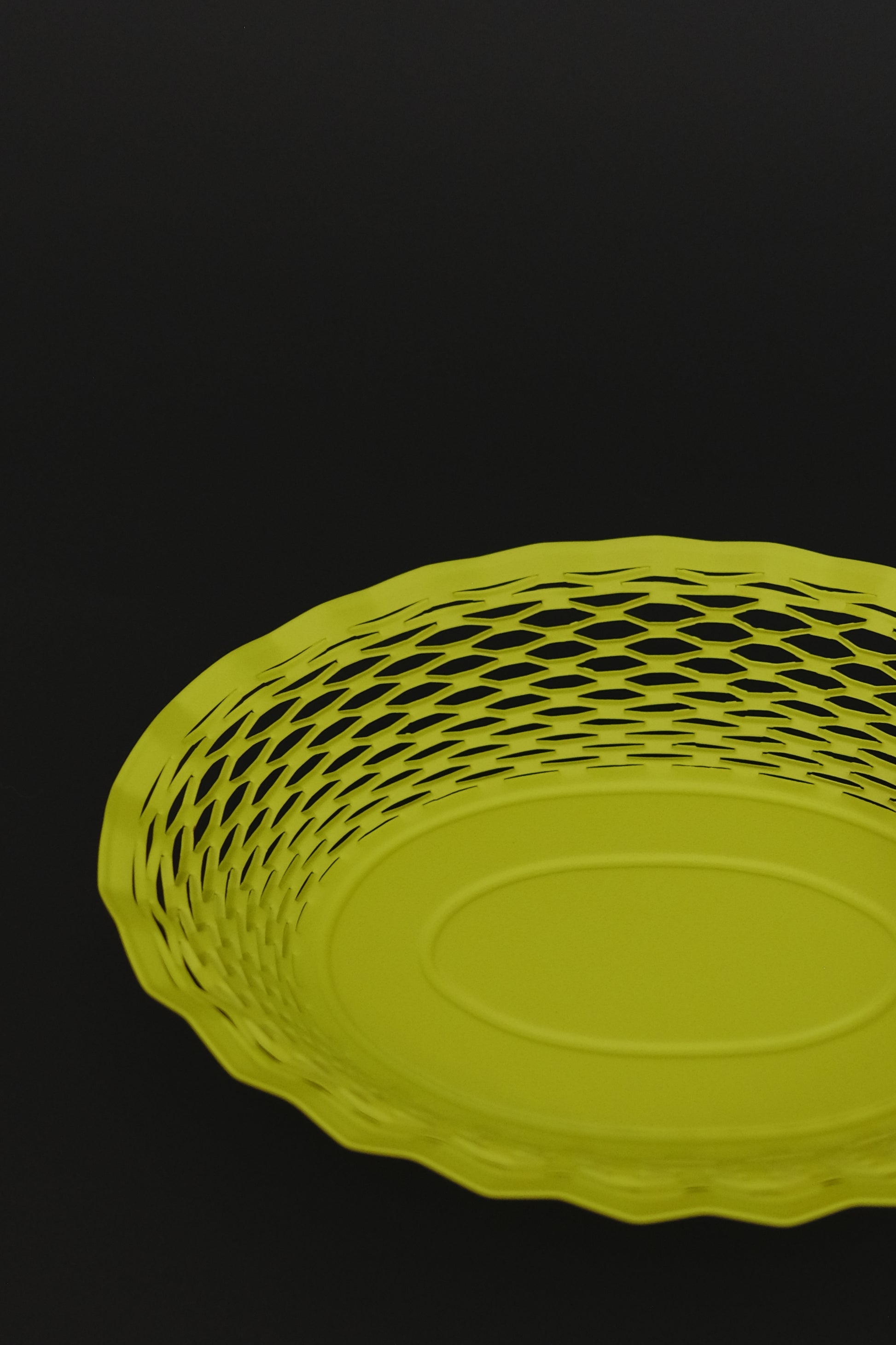 Apple green bread basket side view – Roger Orfevre artisan tableware