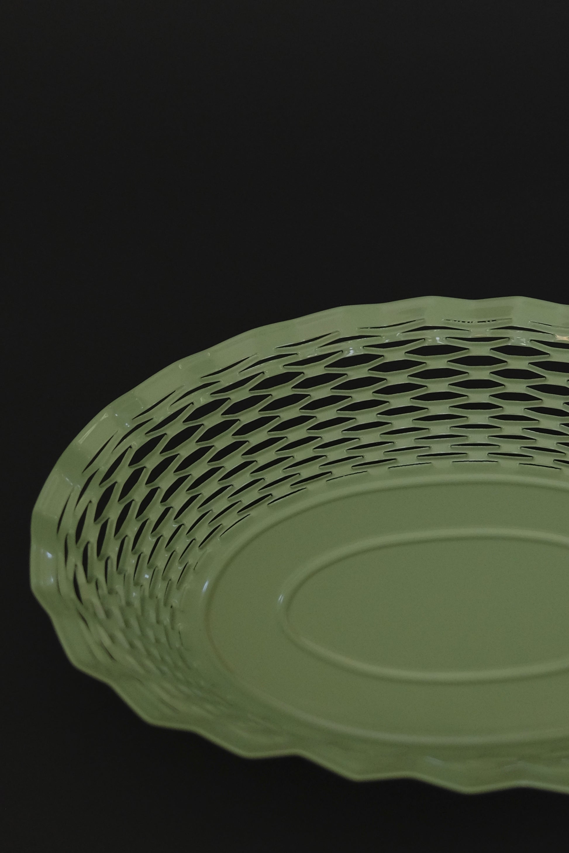 Pastel green bread basket 25x18cm side view – Roger Orfevre
