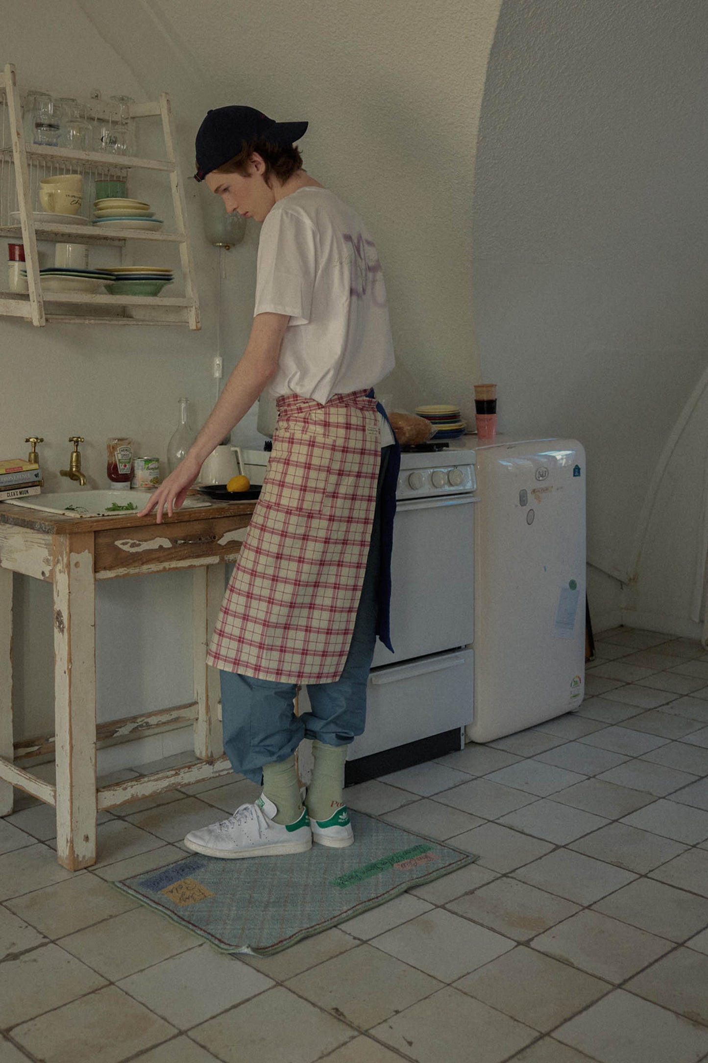 Standby Apron (Redwood)