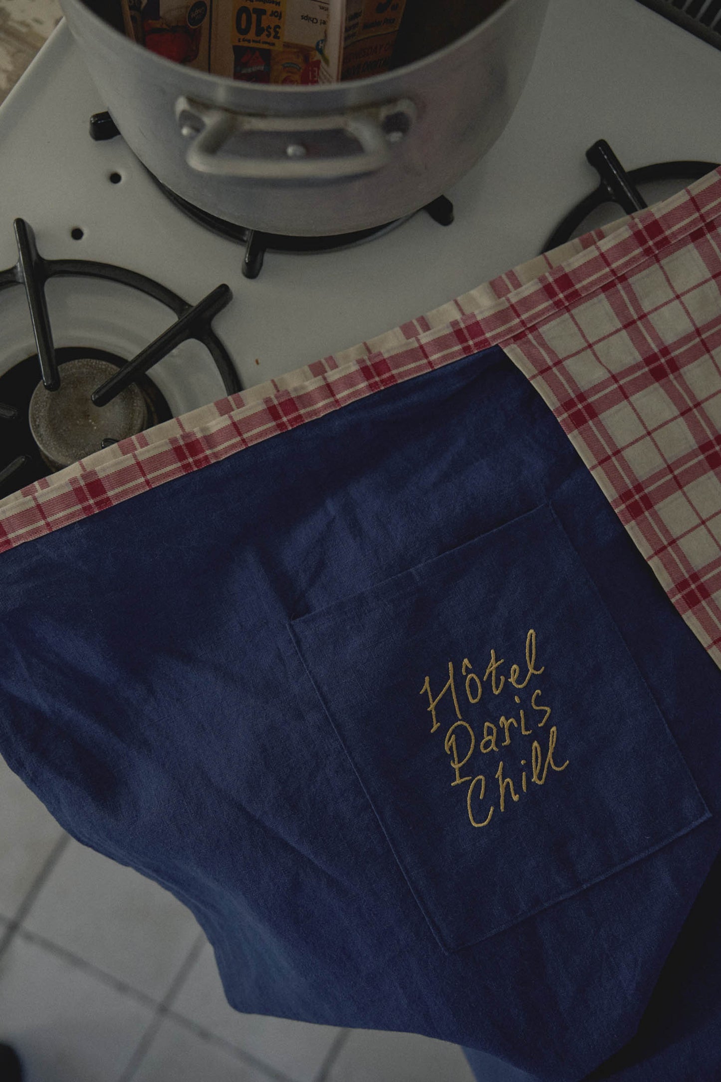 Standby Apron (Redwood)