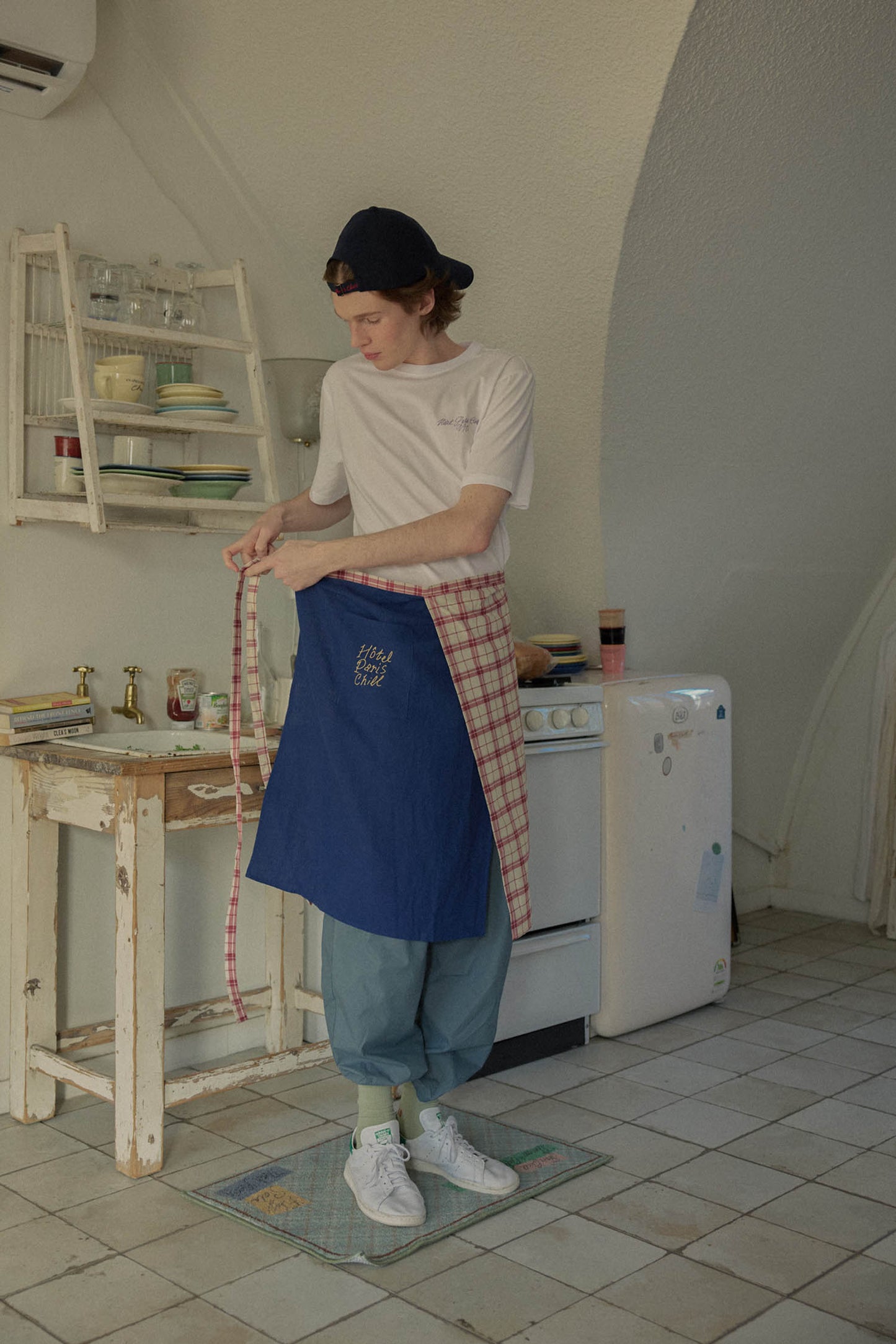 Standby Apron (Redwood)