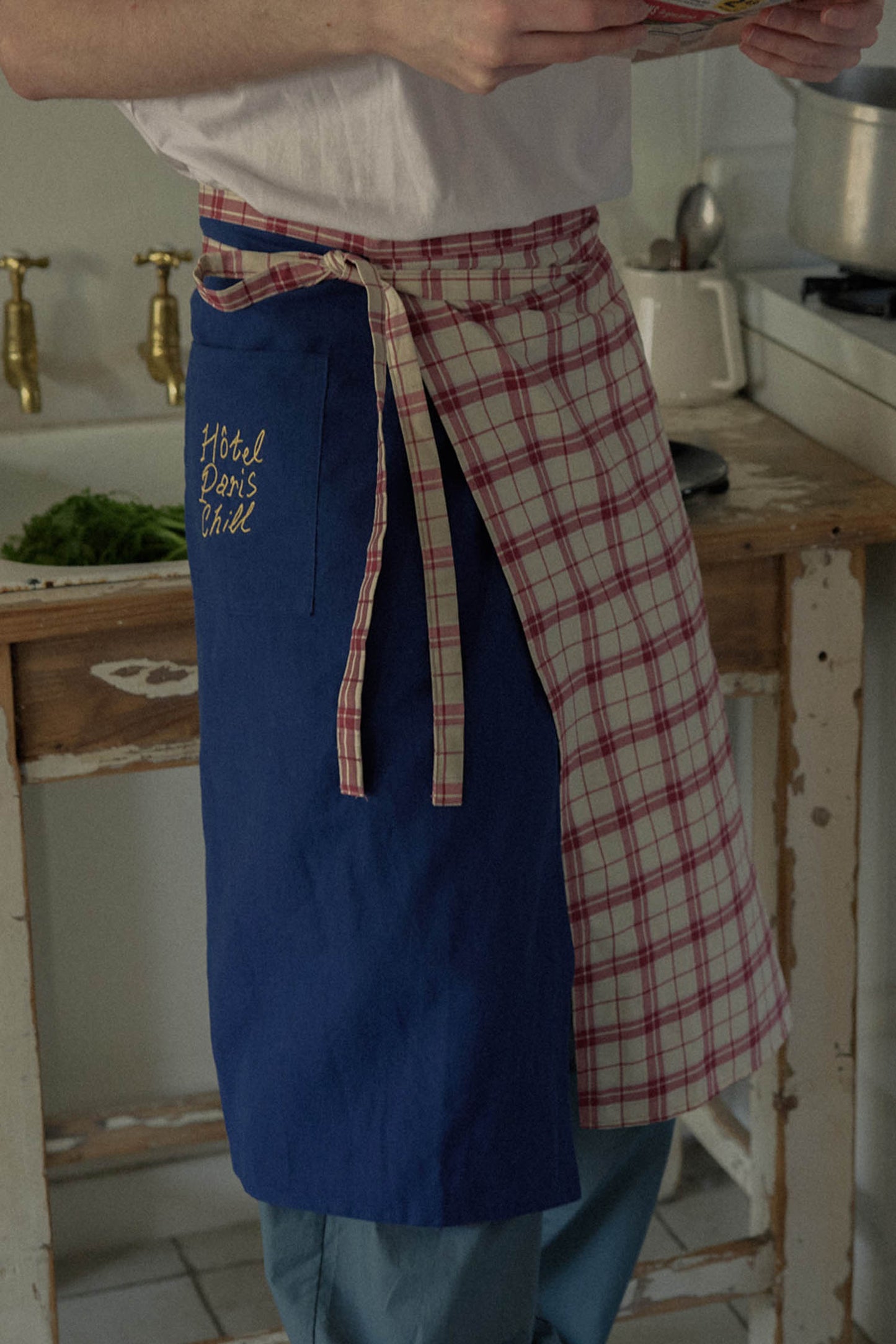Standby Apron (Redwood)