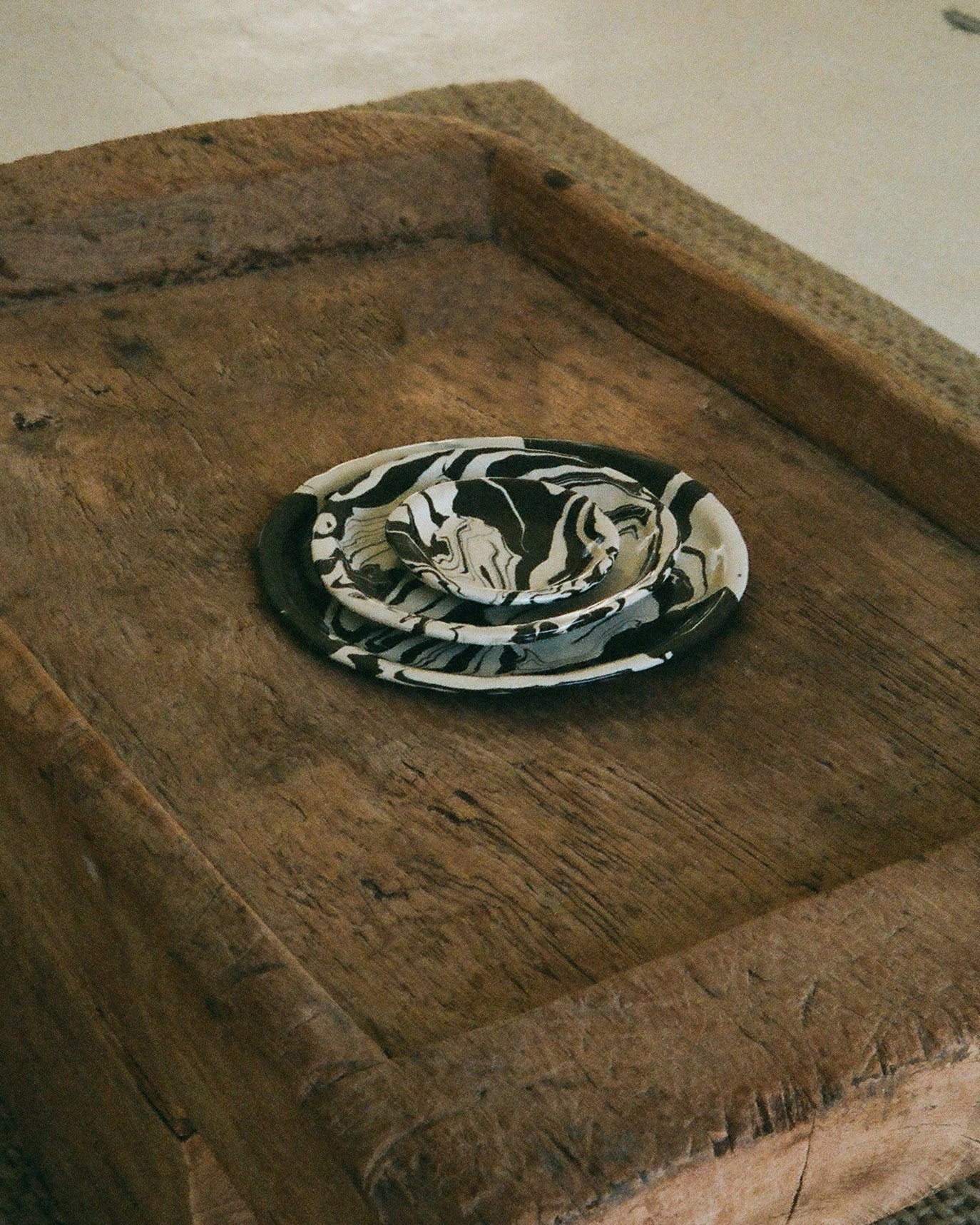 Plate Marble Black