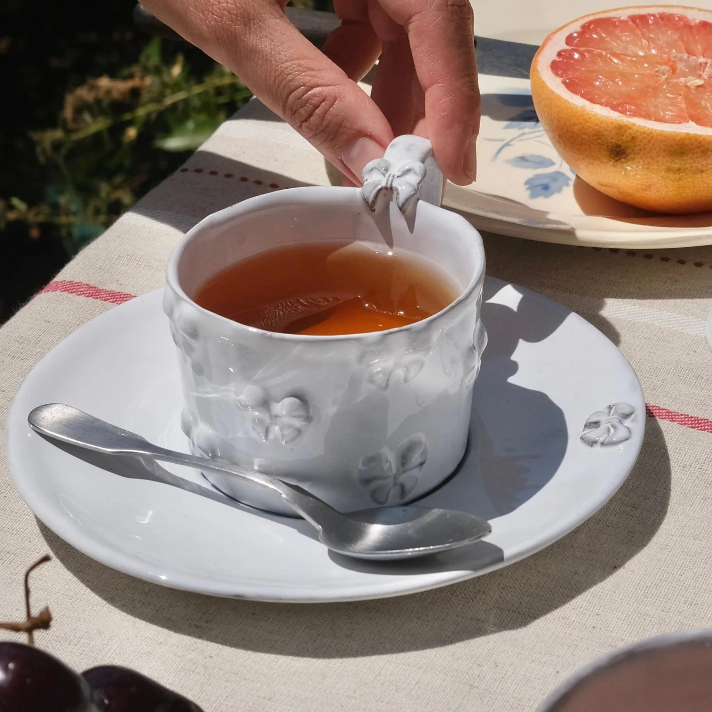 Marie-Antoinette knot saucer
