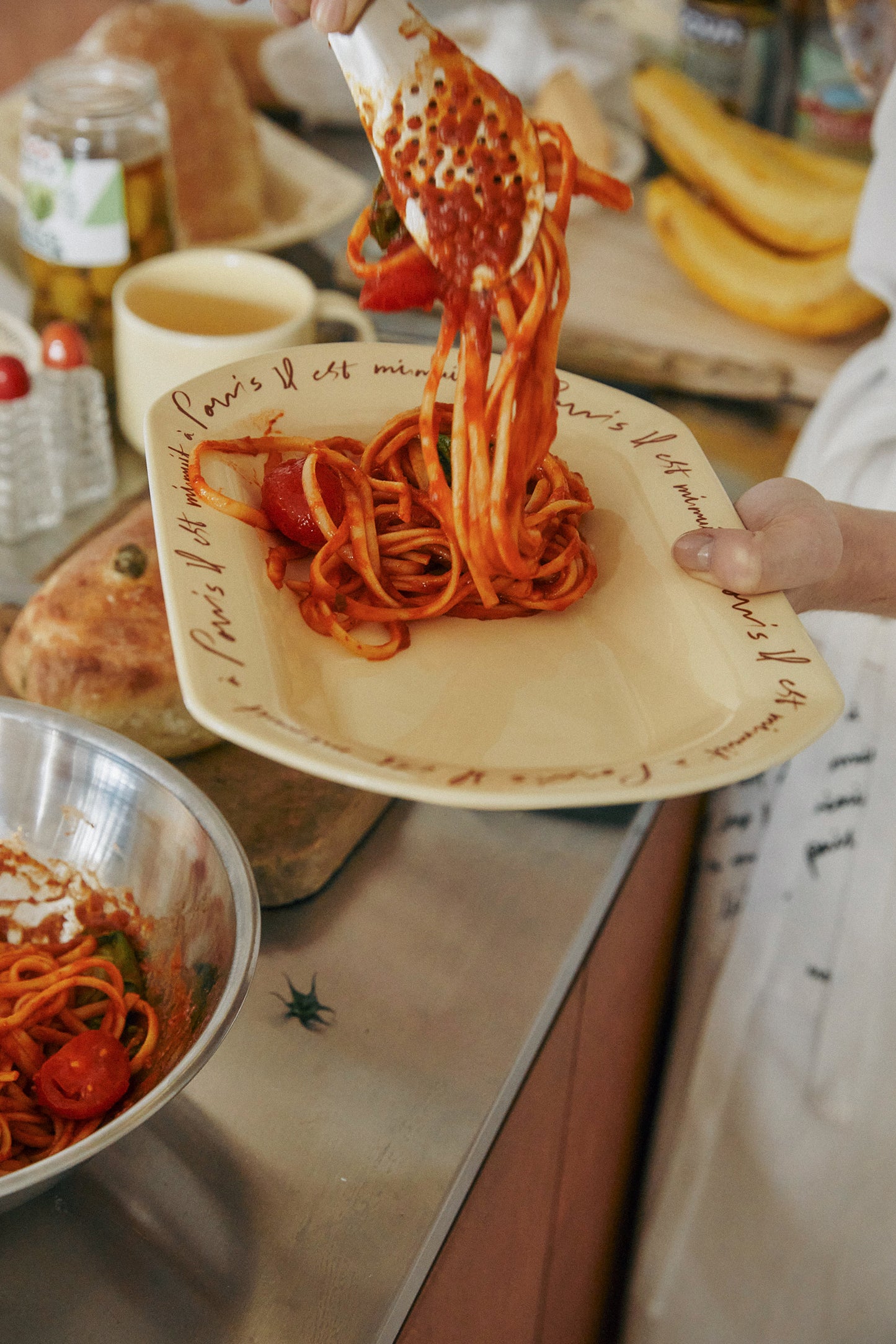 hotel827_serveware_plate